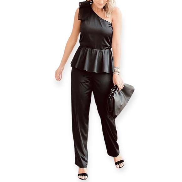 One Shoulder Dressy Black Stretch Jumpsuit Women’s Medium - Picture 3 of 12